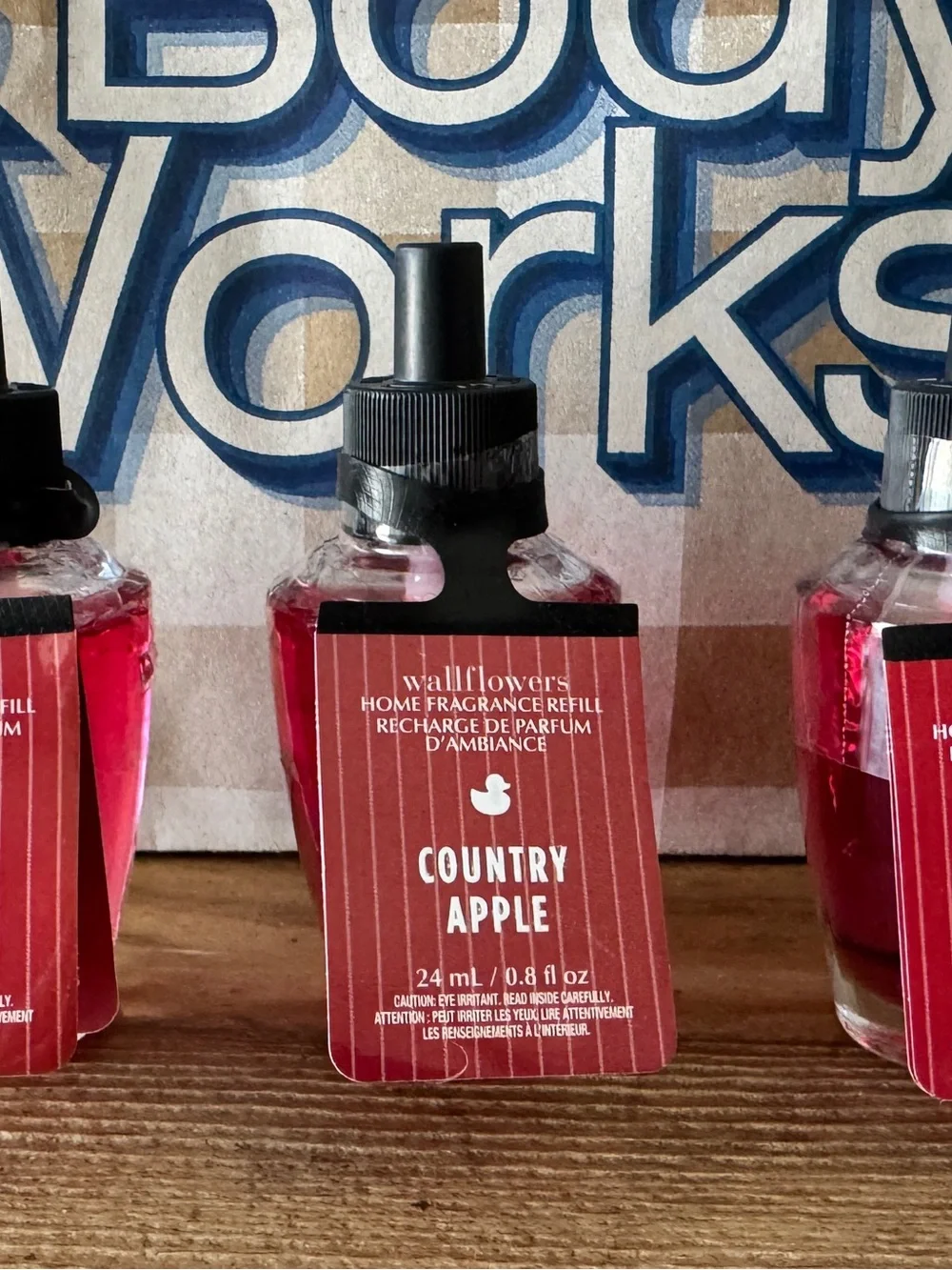 Set of 6 Bath and Body Works strawberry Poundcake and Country Apple Wallflowers